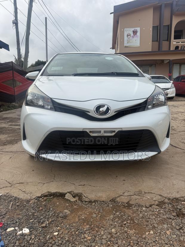 Toyota Vitz 1.3 FWD 5dr 2015 White