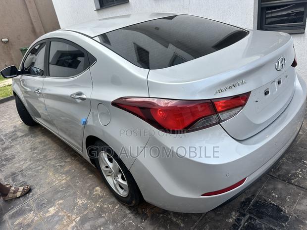 Hyundai Elantra 2015 Silver