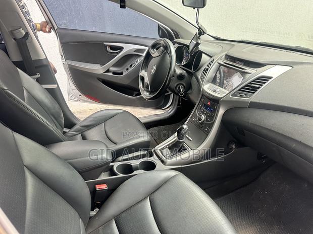 Hyundai Elantra 2015 Silver