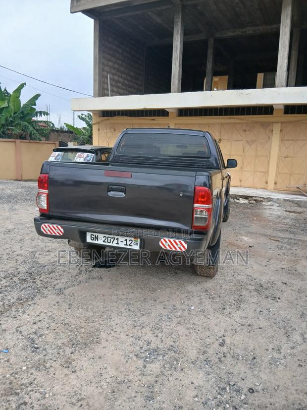 Toyota Hilux 2012 Black