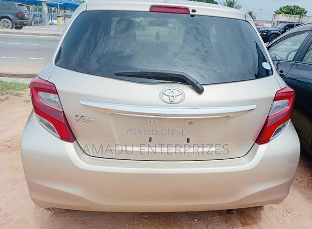 Toyota Vitz 1.3 AWD 5dr 2014 Gold