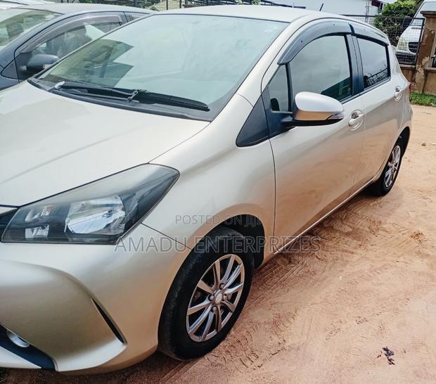 Toyota Vitz 1.3 AWD 5dr 2014 Gold