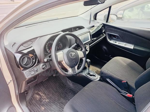 Toyota Vitz 1.3 AWD 5dr 2014 Gold