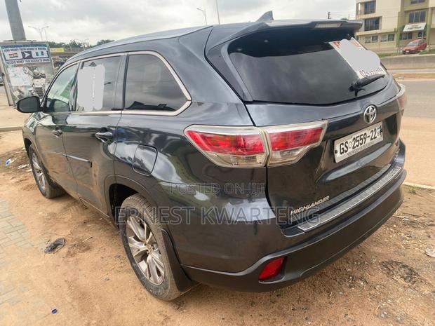 Toyota Highlander Limited Platinum 4dr SUV (3.5L 6cyl 6A) 2015 Gray