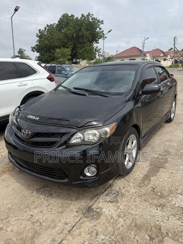Toyota Corolla S 4dr Sedan (1.8L 4cyl 4A) 2013 Black