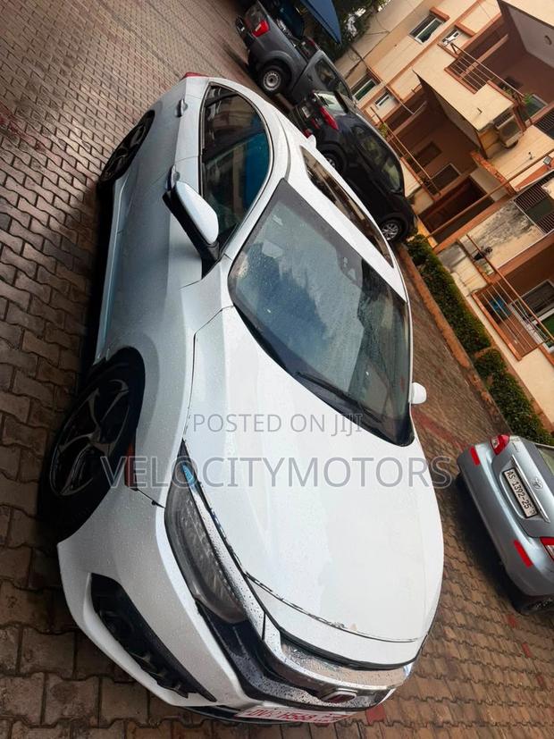 Honda Civic EX-L 4dr Sedan (1.5L 4cyl) 2017 White