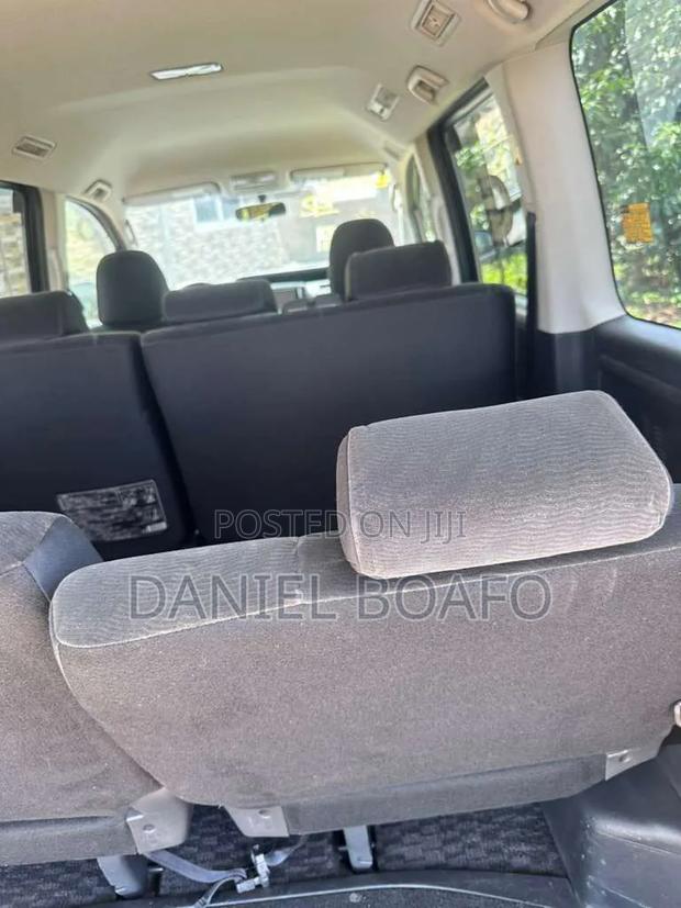 Toyota Voxy 2013 Gray