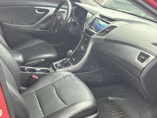 Hyundai Elantra SE 4dr Sedan (1.8L 4cyl 6M) 2015 Red