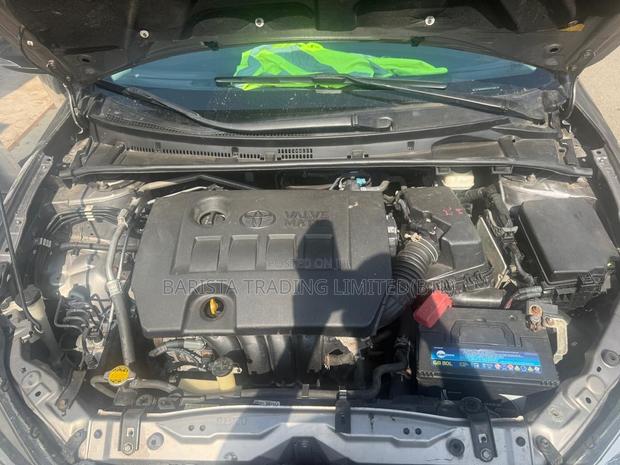 Toyota Corolla LE Eco (1.8L 4cyl 2A) 2018 Ivory
