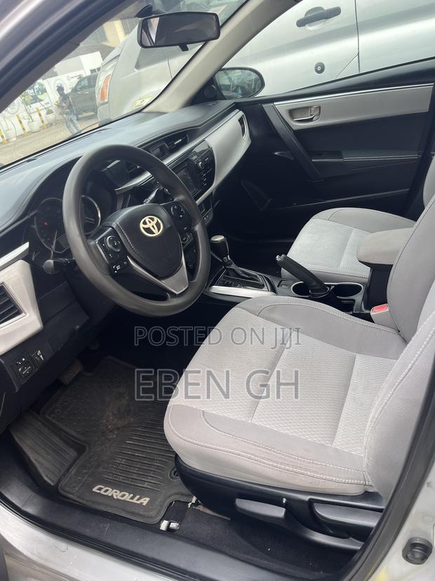 Toyota Corolla LE 4dr Sedan (1.8L 4cyl CVT) 2015 Silver
