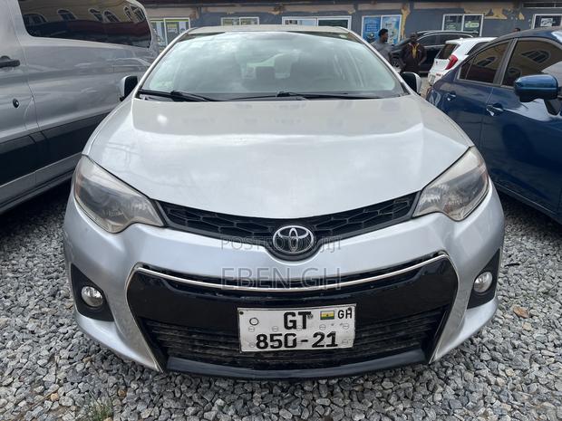 Toyota Corolla LE 4dr Sedan (1.8L 4cyl CVT) 2015 Silver