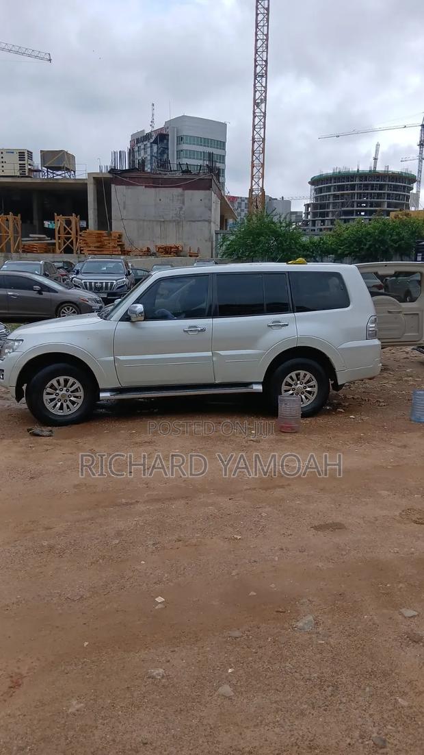 Mitsubishi Pajero 2013 White