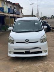 Toyota Voxy 2010 White for sale