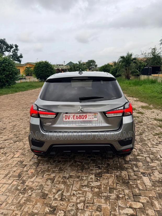 Mitsubishi Outlander 2022 Gray