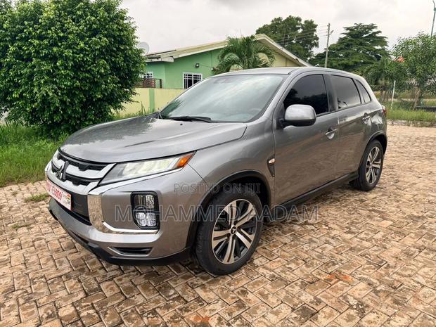 Mitsubishi Outlander 2022 Gray