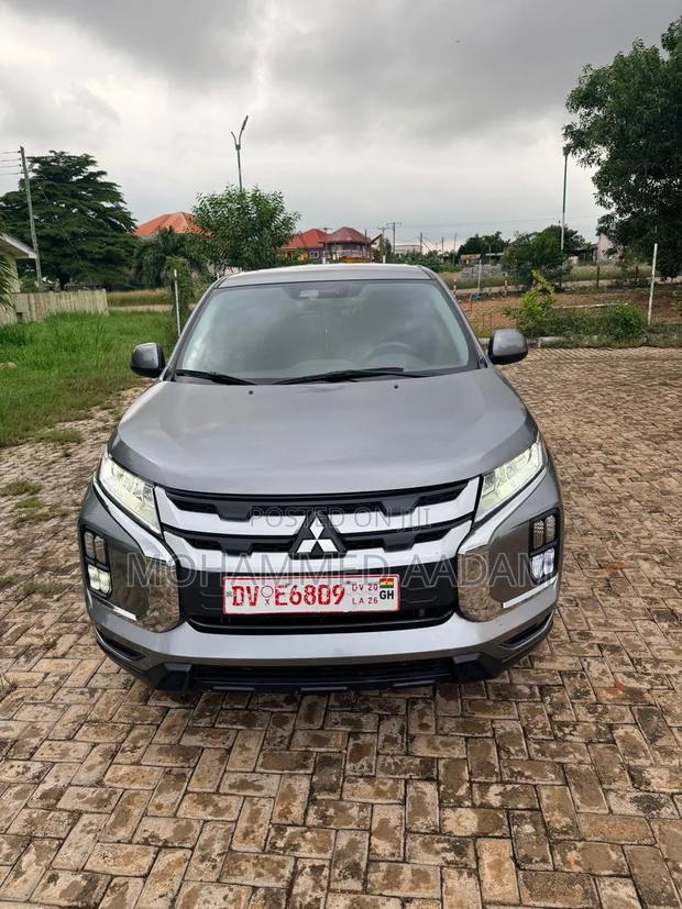 Mitsubishi Outlander 2022 Gray