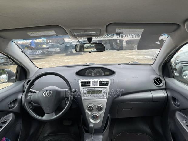 Toyota Yaris 2009 Silver