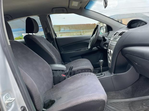 Toyota Yaris 2009 Silver