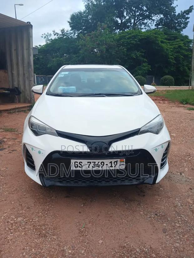 Toyota Corolla 2015 White