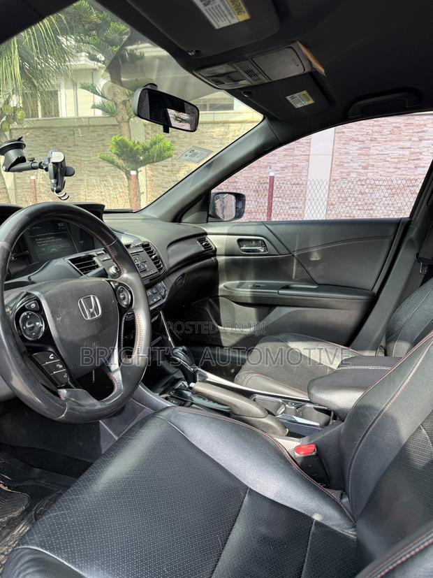 Honda Accord Sport 4dr Sedan FWD (2.4L 4cyl 2A) 2017