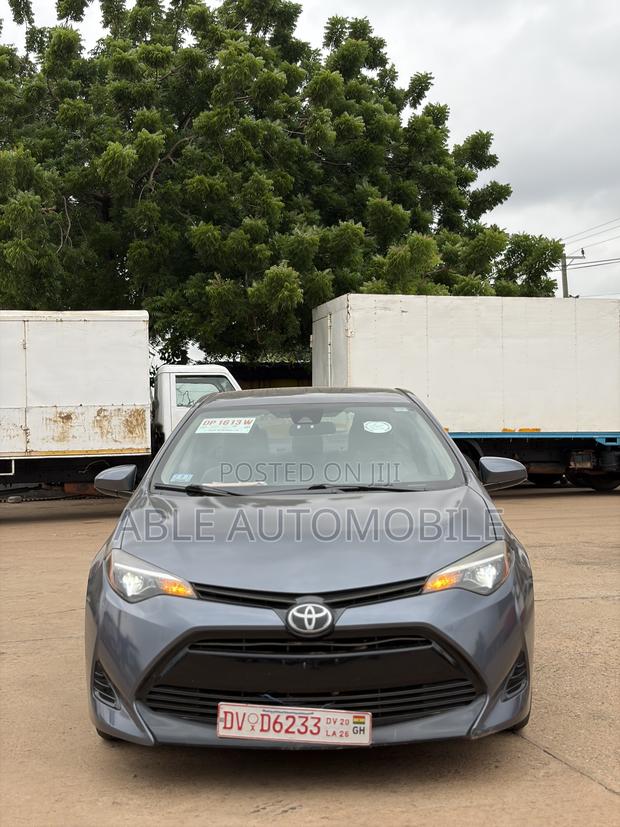 Toyota Corolla LE 4dr Sedan (1.8L 4cyl CVT) 2017 Gray
