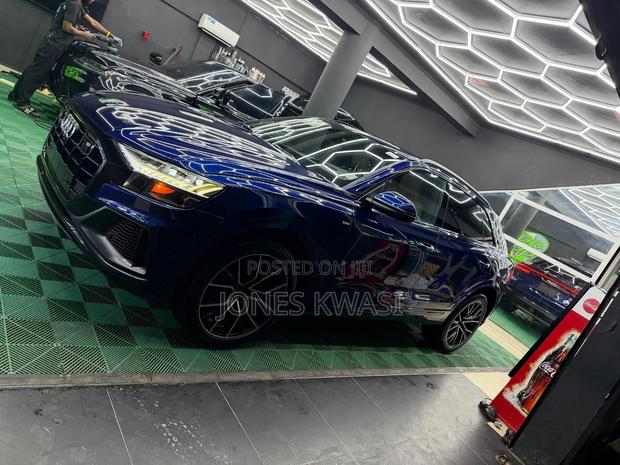 Audi Q8 55 Premium AWD quattro 2020 Blue
