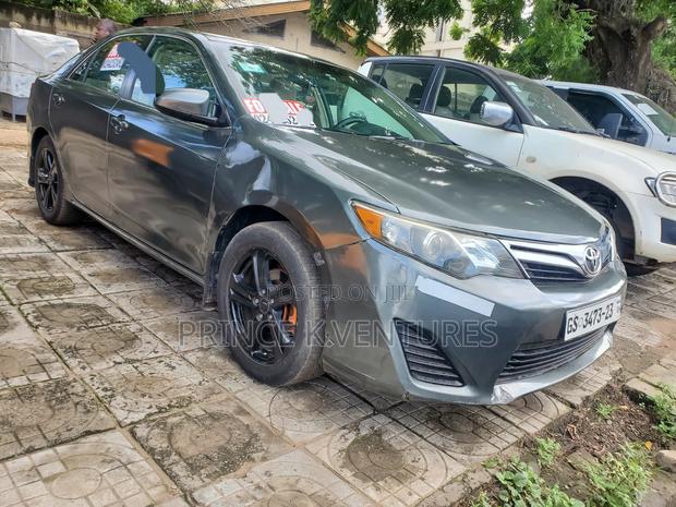 Toyota Camry L 4dr Sedan (2.5L 4cyl 6A) 2014 Beige