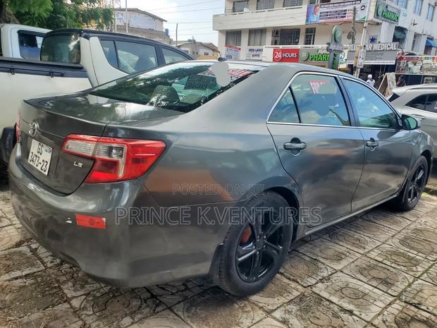 Toyota Camry L 4dr Sedan (2.5L 4cyl 6A) 2014 Beige