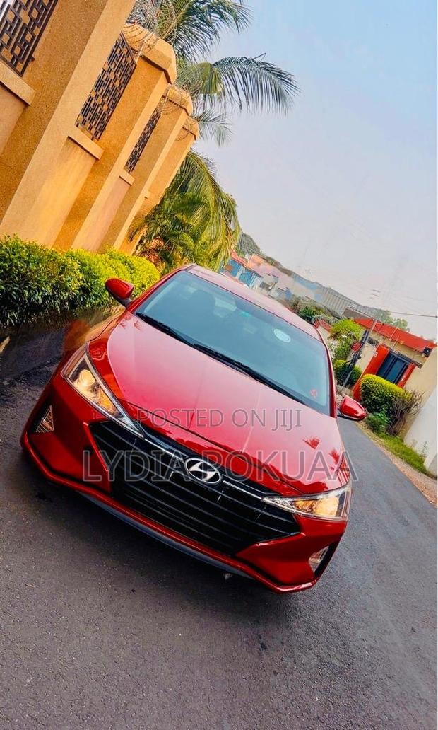 Hyundai Elantra 2019 Red