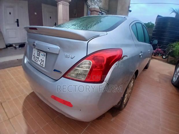 Nissan Versa 2013 Silver