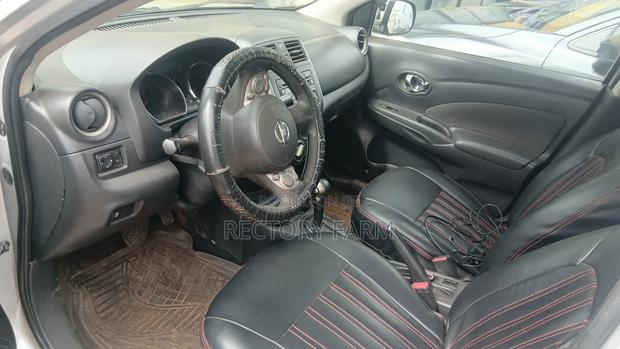 Nissan Versa 2013 Silver