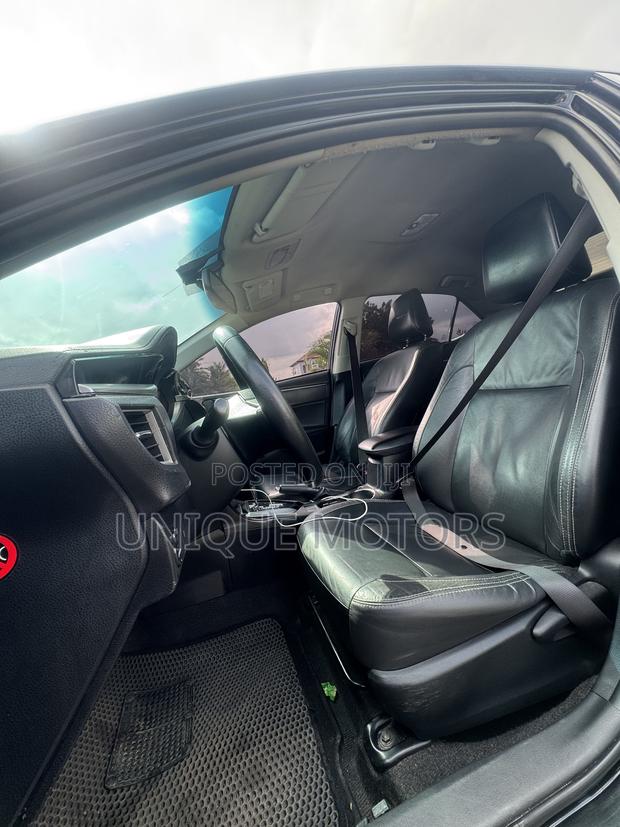 Toyota Corolla Altis 2016 Black