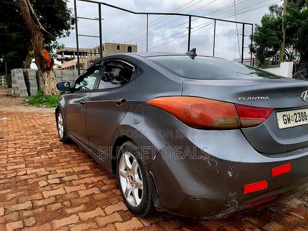 Hyundai Elantra 2012 Gray