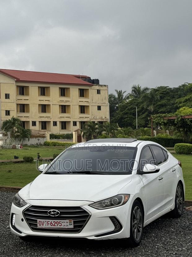 Hyundai Elantra Limited Sedan FWD (2.0L 4cyl 6A) 2017 White