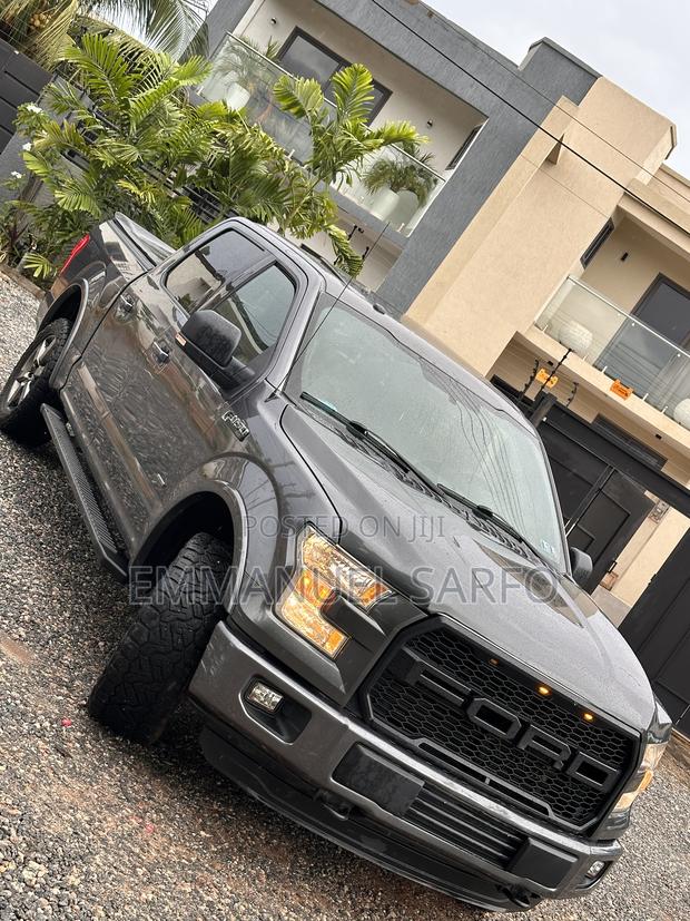 Ford F-150 Limited 4x2 SuperCrew Cab Styleside 5.5 ft. box 145 in. WB