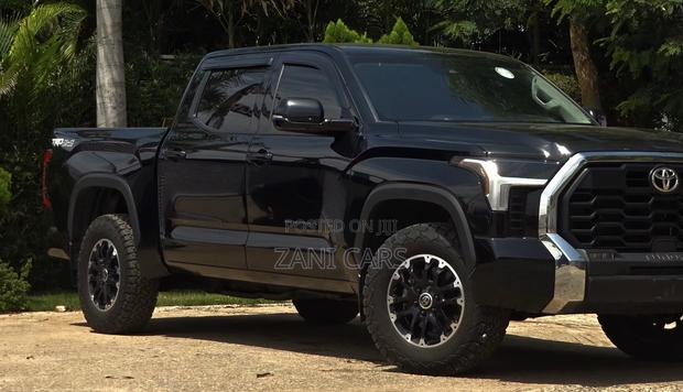 Toyota Tundra 2024 Black
