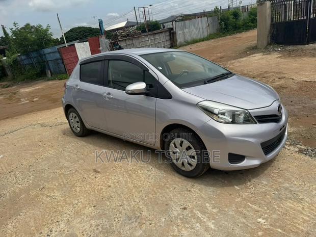 Toyota Vitz 2012 Purple