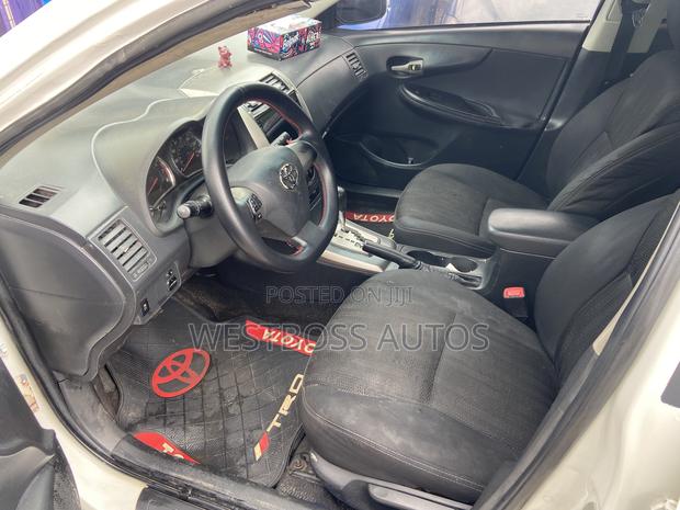 Toyota Corolla S Special Edition 4dr Sedan (1.8L 4cyl 4A) 2013 White