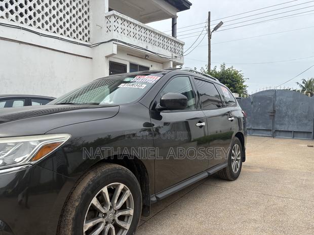 Nissan Pathfinder SV 4dr 4x4 (3.5L 6cyl) 2016 Black