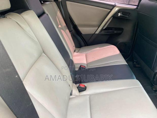 Toyota RAV4 LE 4dr SUV (2.5L 4cyl 6A) 2015 Black
