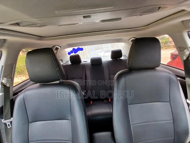 Toyota Corolla 2019 White