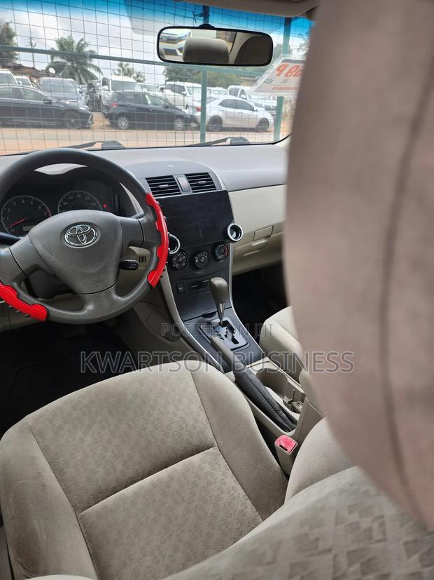 Toyota Corolla 2010 Red