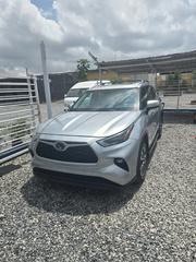 Toyota Highlander 2022 Silver for sale