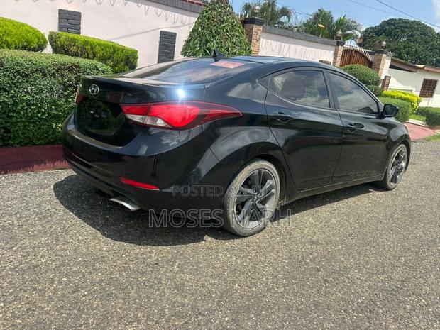 Hyundai Elantra Limited Sedan FWD (1.8L 4cyl 6A) 2016 Black