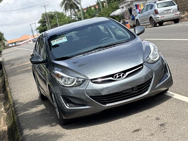 Hyundai Elantra 2016 Silver