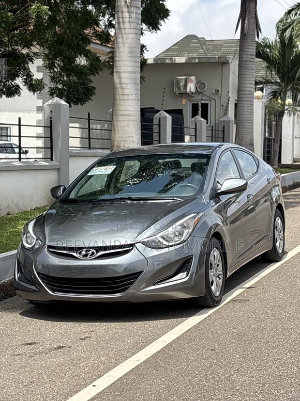 Hyundai Elantra 2016 Silver