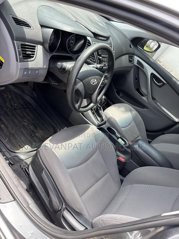Hyundai Elantra 2016 Silver