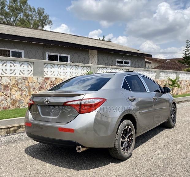 Toyota Corolla 2014 Brown