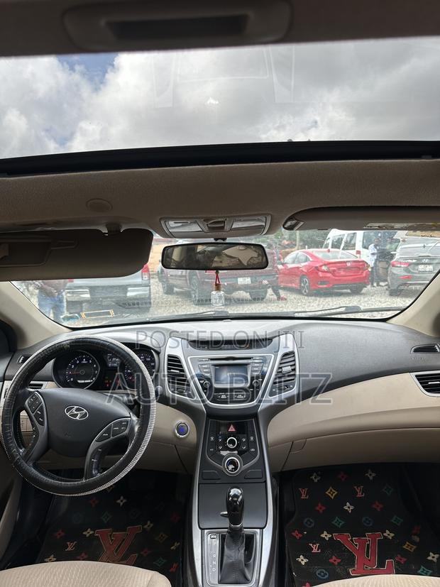 Hyundai Elantra 2016 White