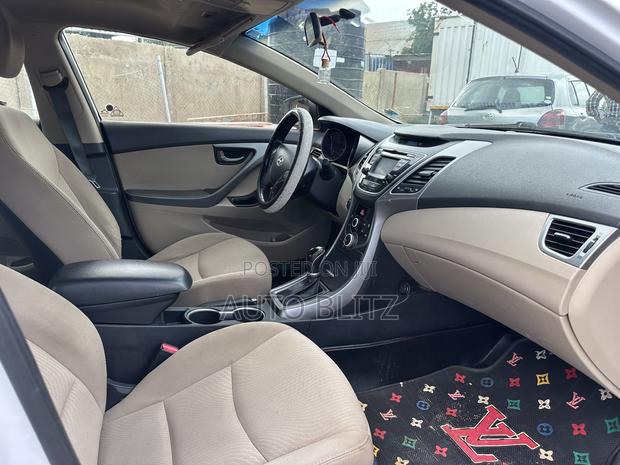 Hyundai Elantra 2016 White